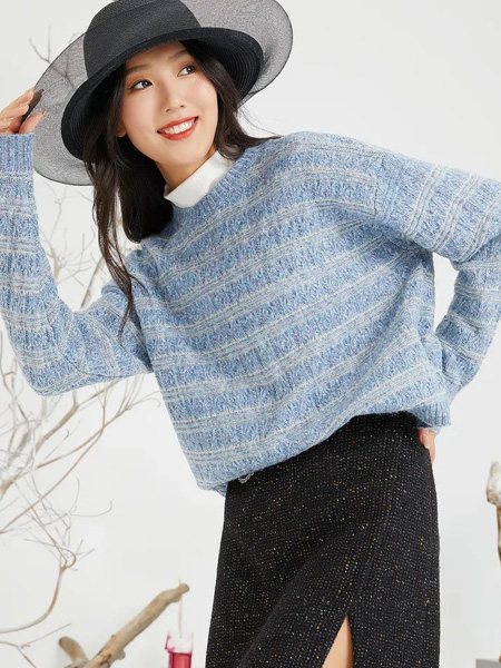 子容女装品牌2022秋冬蓝色条纹优雅毛衣